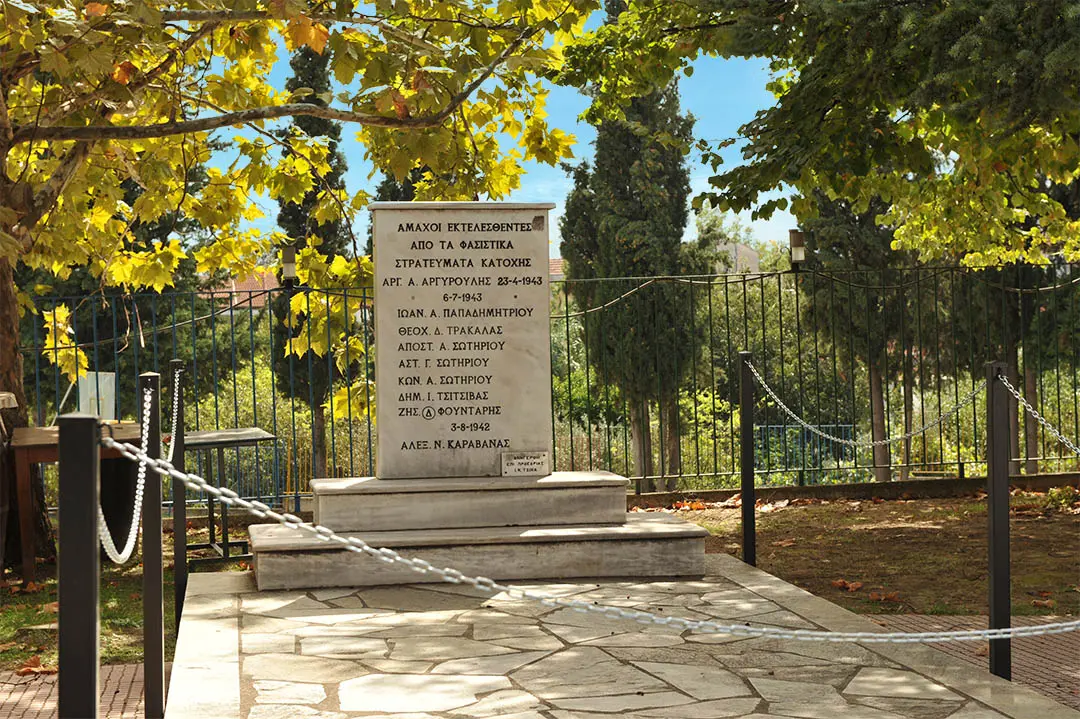 μνημείο για αυτούς που έπεσαν από φασίστες στον Πυργετό φωτο Προβατίδης