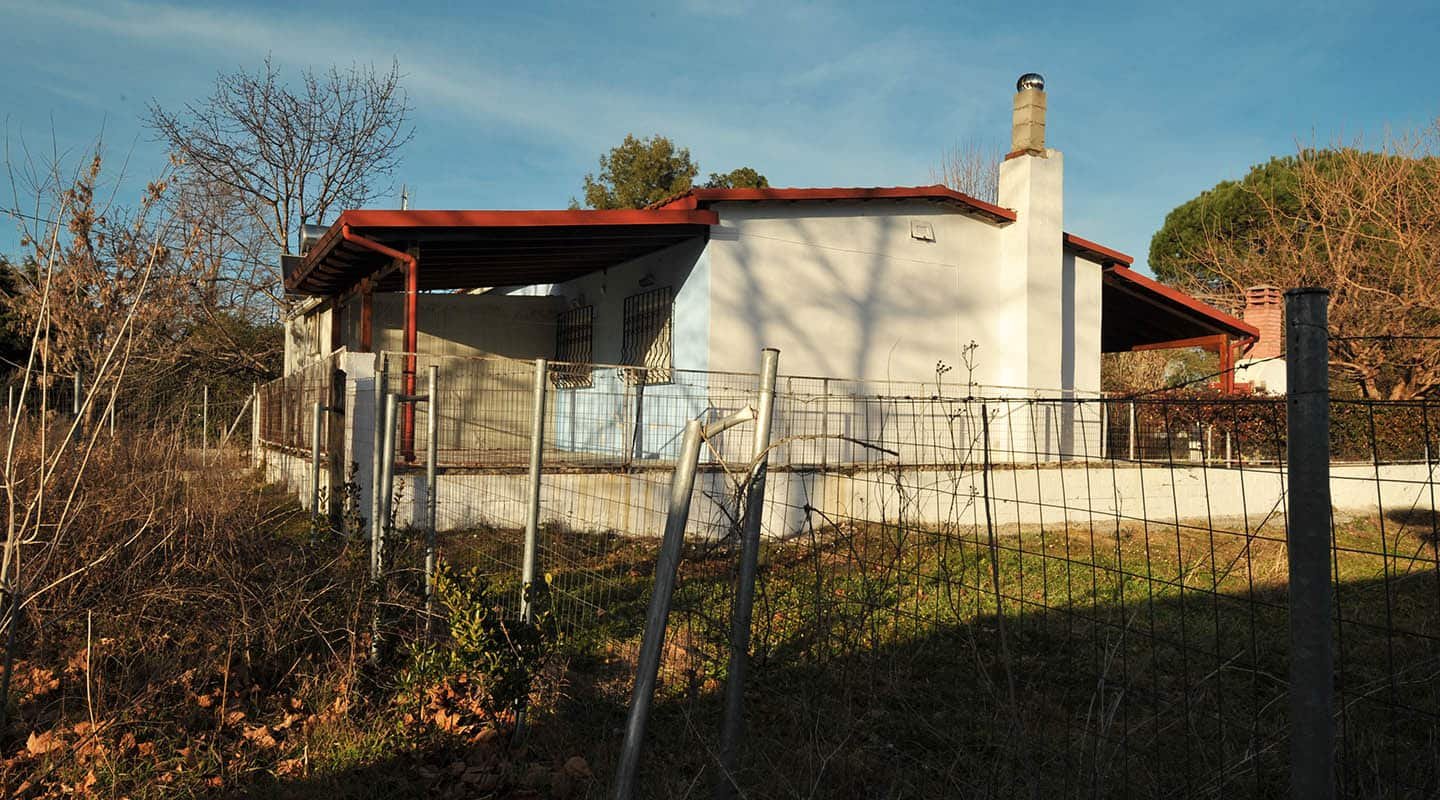 Παραθαλάσσιο αγροτεμάχιο-οικόπεδο κοντά στην θάλασσα στην Λεπτοκαρυά-σύνορα με γείτονα ανατολικά-Προβατίδης Στάθης