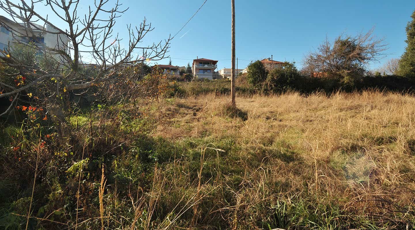 Παραθαλάσσιο οικόπεδο στο Στόμιο-Αγιά θέα προς τα σπίτια βόρεια-Προβατίδης Στάθης