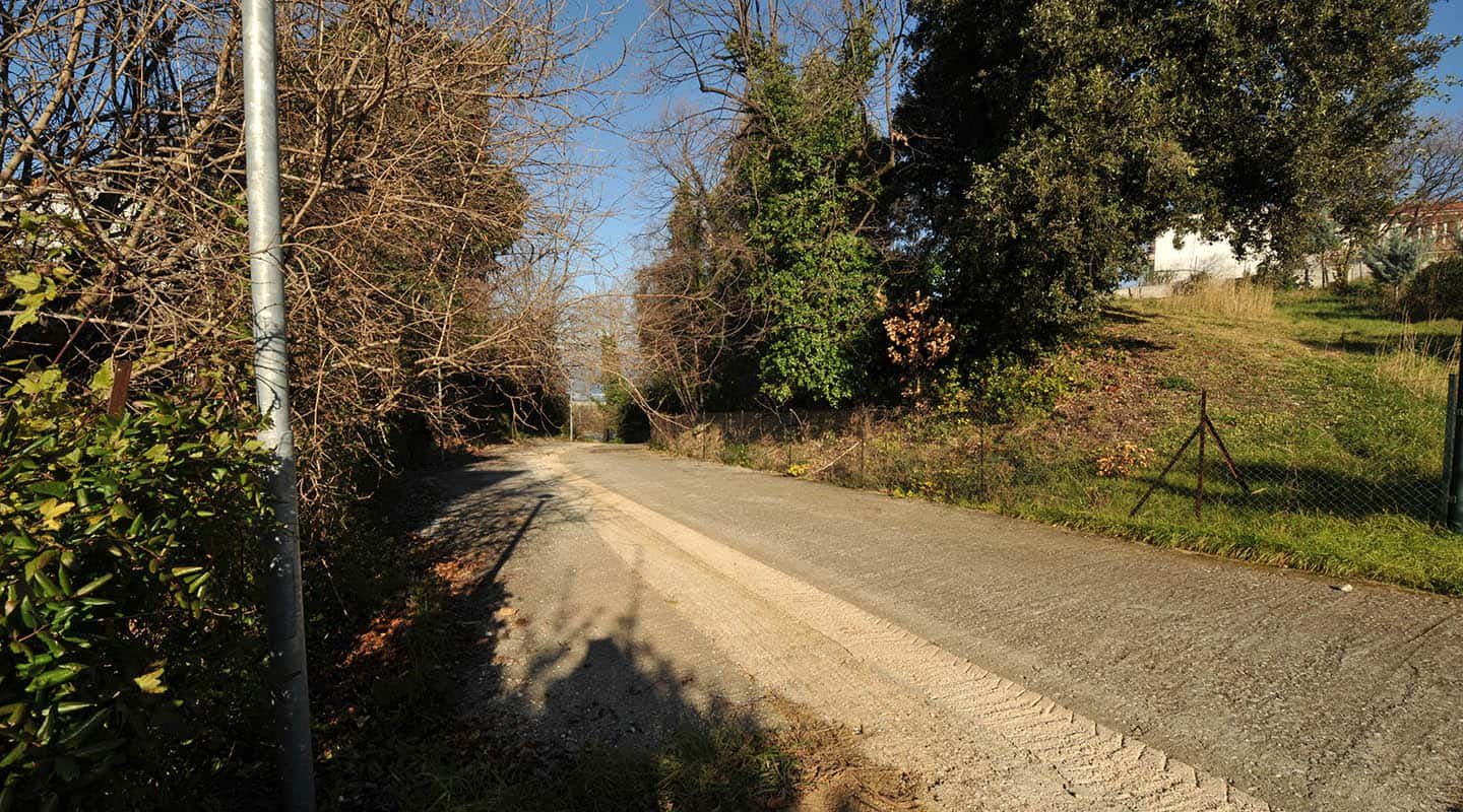 Παραθαλάσσιο οικόπεδο στο Στόμιο-Αγιά πρόσβαση προς το οικόπεδο-Προβατίδης Στάθης