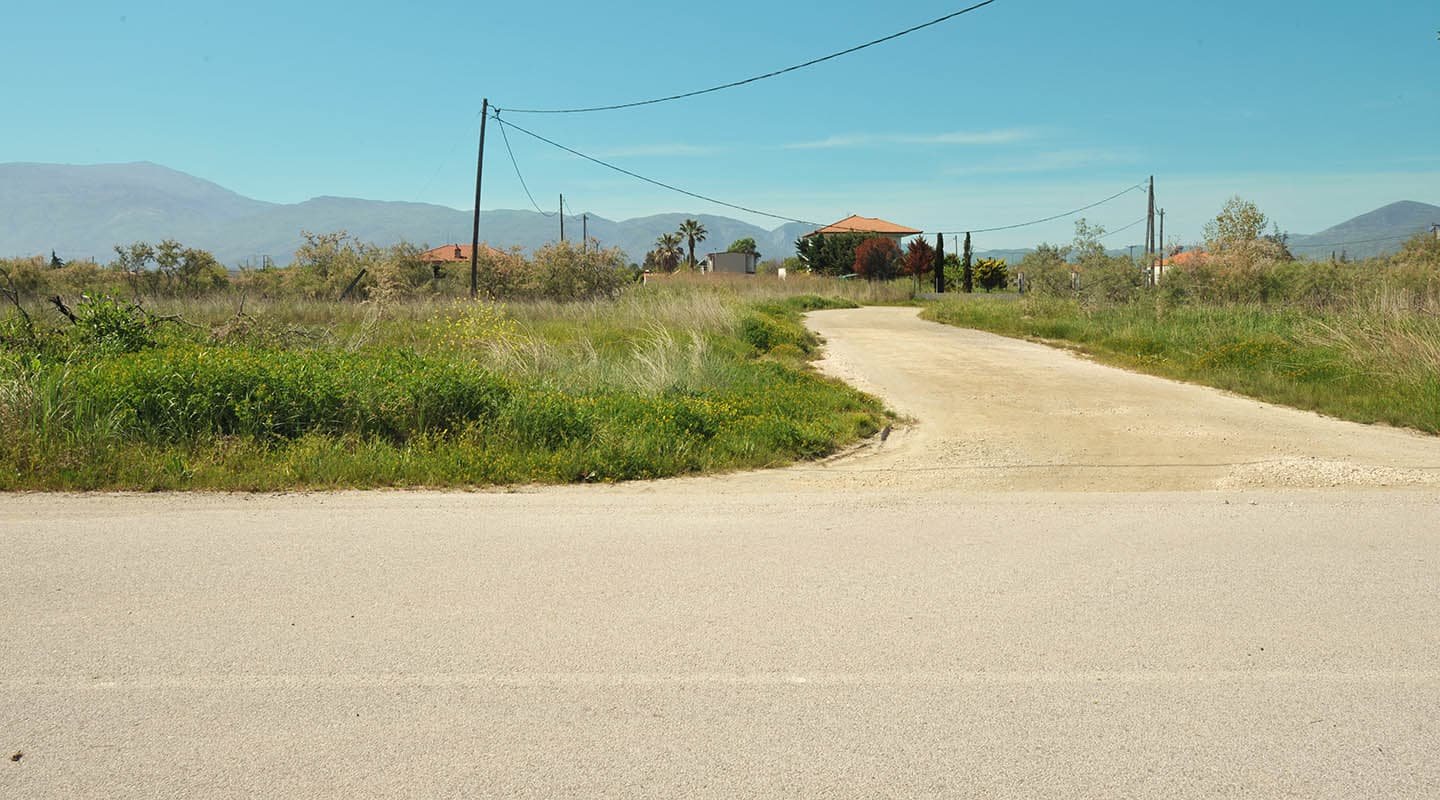 Θέα απέναντι στον χωματόδρομο Προβατίδης μεσιτικά