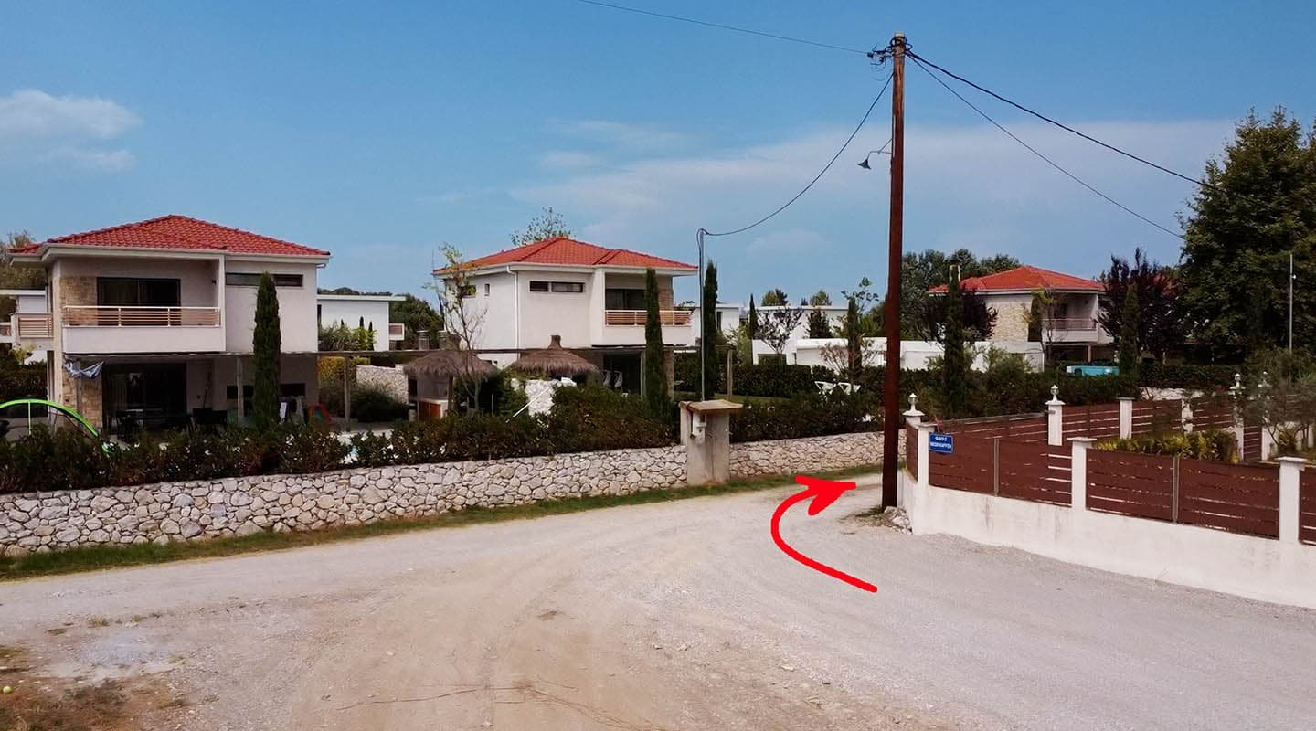 Προβατίδης μεσιτικά Πλακα Λιτοχώρου-Λεπτοκαρυά θέα από το παραθαλάσσιο αγροτεμάχιο στο δρόμο πρόσβασης προς την θάλασσα και την Επαρχιακή Οδό