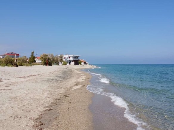 Προβατίδης μεσιτικά Νέα Μεσάγκαλα παραθελάσσιο αγροτεμάχιο-ακτογραμή με θάλασσα