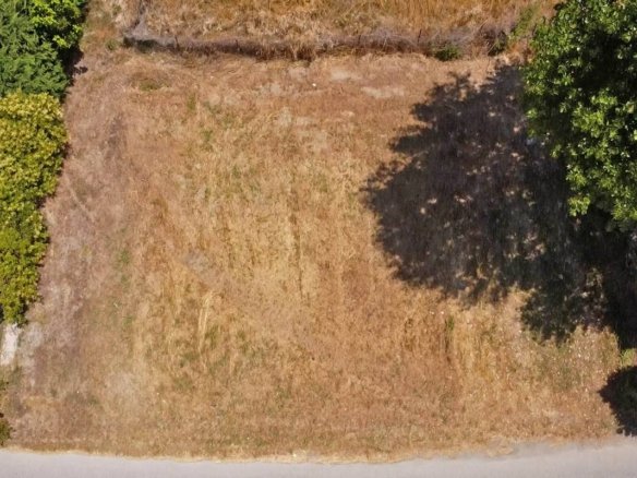 Provatidis μεσιτικά Καστρί Λουτρό πρόσοψη ακινήτου από ψιλά και στον δρόμο και γωνία