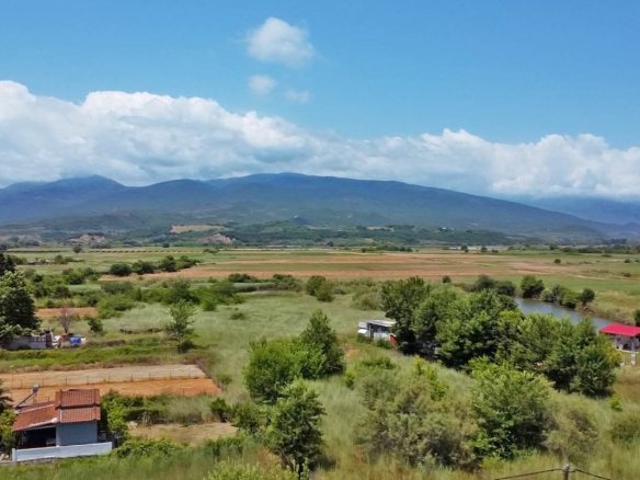 Provatidis real estate Καστρι Λουτρό θέα από αργοτεμάχιο προς το εξωτερικό περίμετρο και βουνοκορυφές Ολύμπου