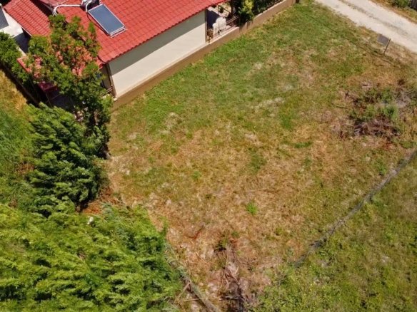 Provatidis real estate Καστρι Λουτρό θέα από πάνω στο αγροτεμάχιο από πλάι και πίσω