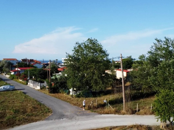 Προβατίδης μεσιτικά παραθαλάσσια ακίνητα,οικόπεδα, αγροτεμάχια, στην Μεσάγκαλα, Καστρί λουτρό, Πλάκα Λιτοχώρου, Σκοτίνα, Λεπτικαρυά και πώληση τροχοβιλών-ακίνητο, αγροτεμάχιο, οικόπεδο στην υπέροχη τοποθεσία. Λήψη στον δρόμο που οδηγεί στηνν θάλασσα
